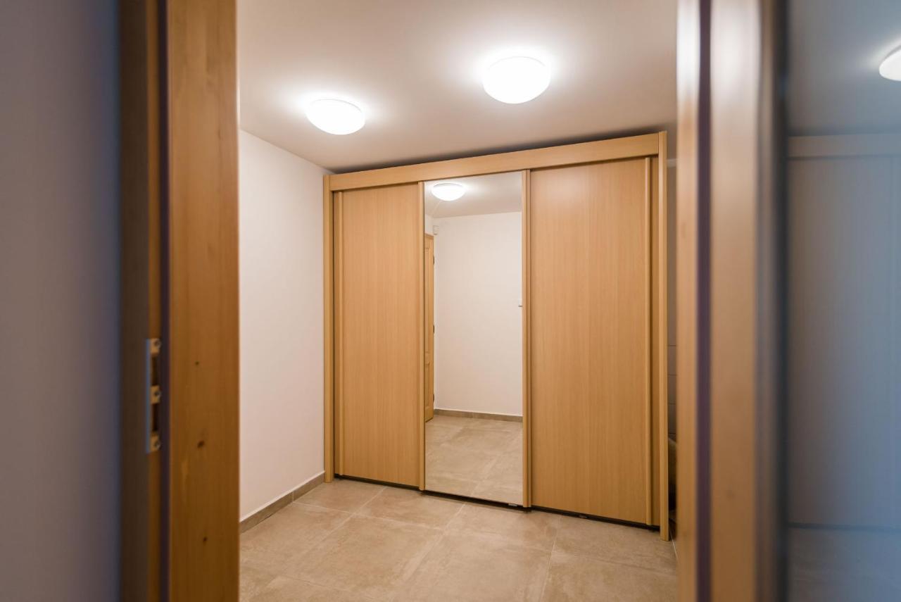Ayni Apartman Semily Kültér fotó