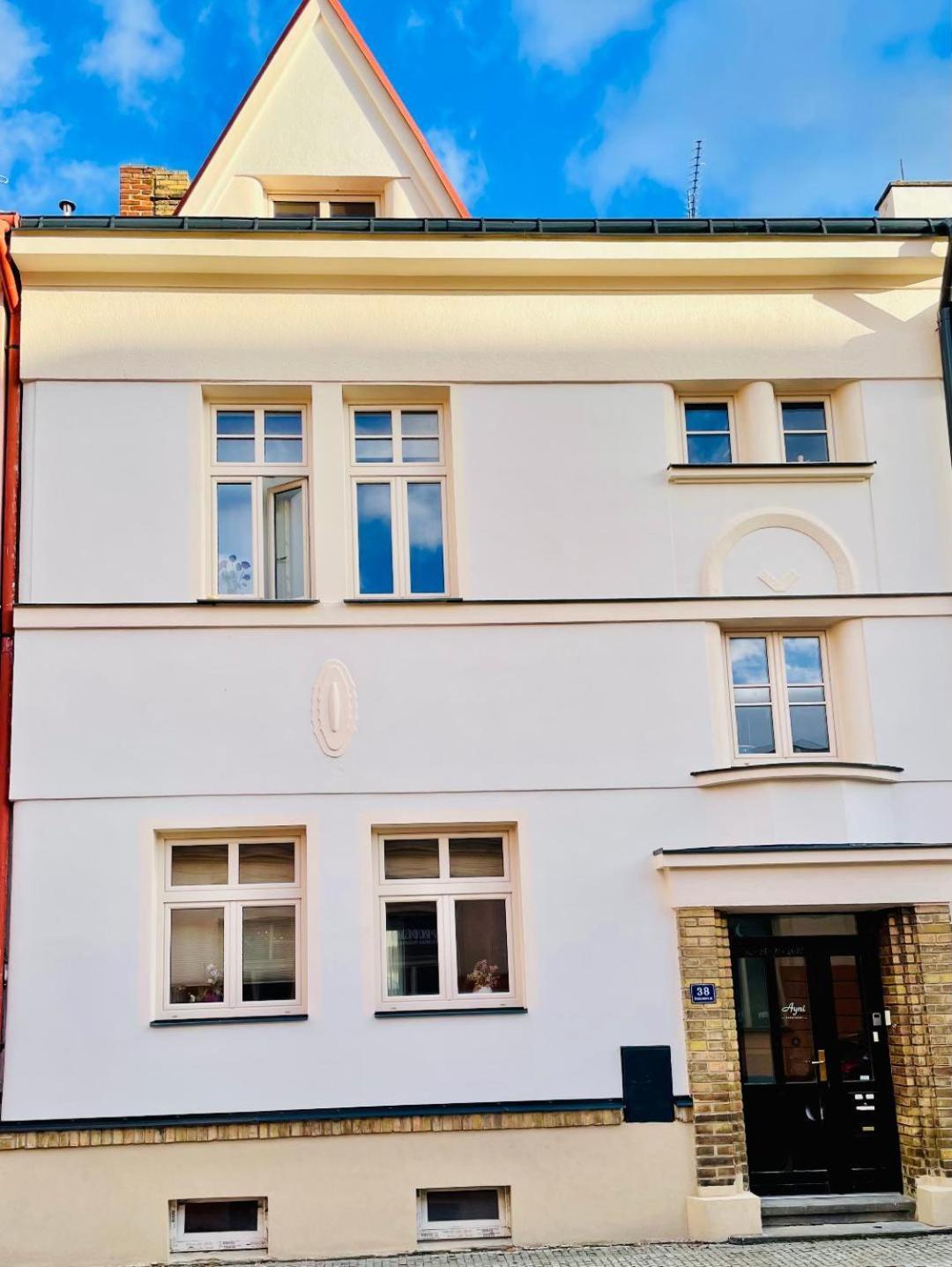 Ayni Apartman Semily Kültér fotó